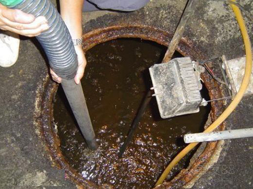 鹤峰隔油池清理